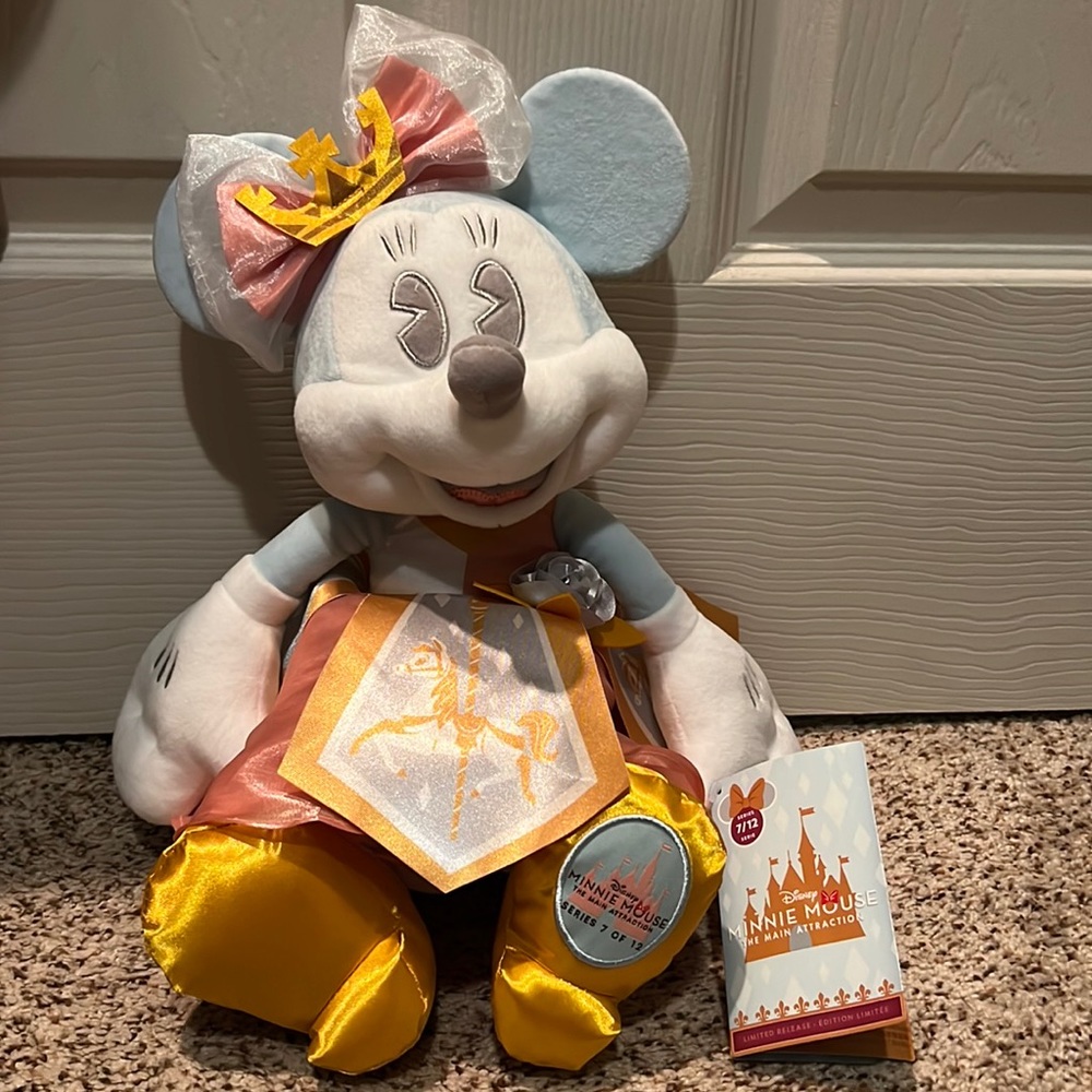 Minnie Mouse the Main Attraction Carousel Plush